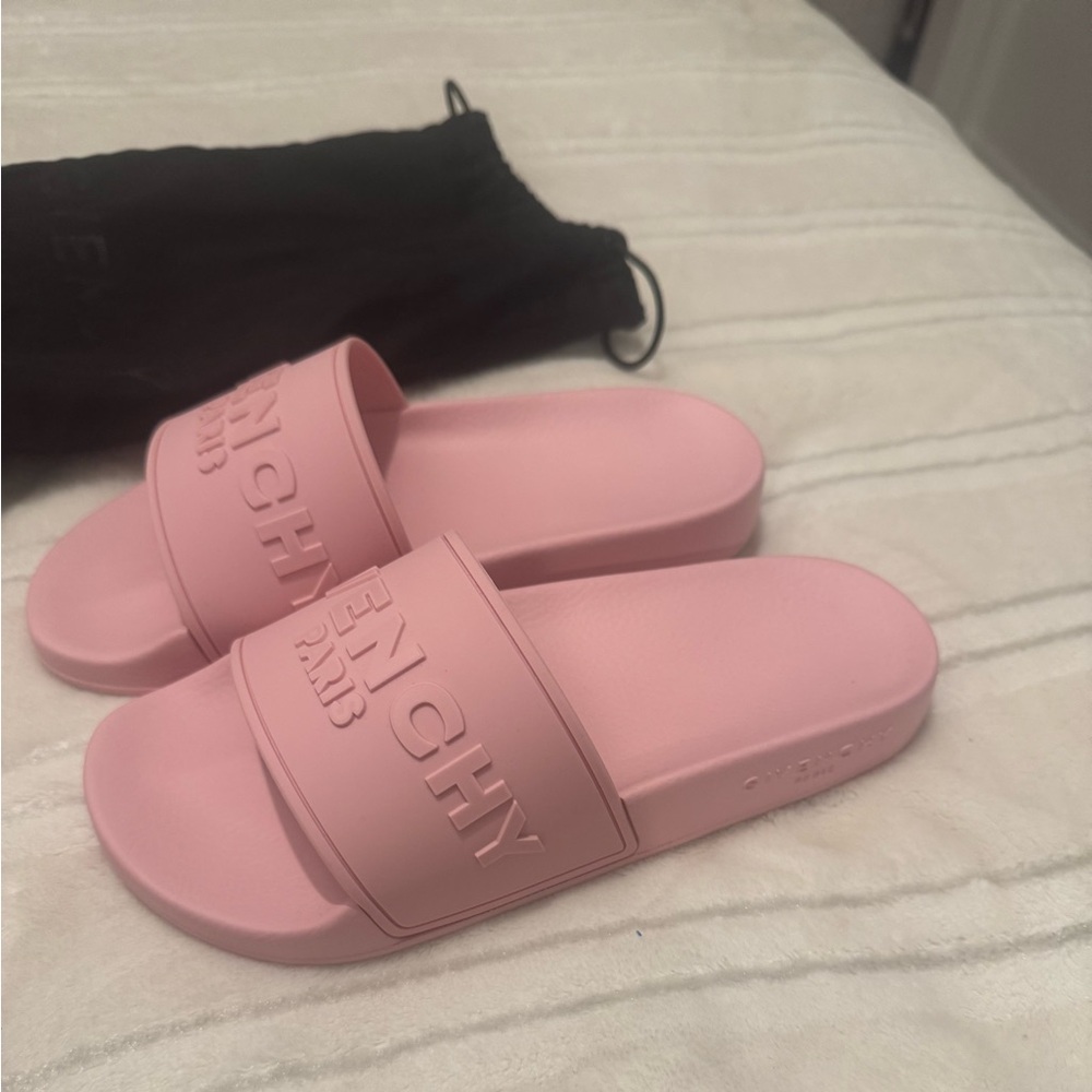 Givenchy Light Pink Embossed Slides comes with original dust bag
